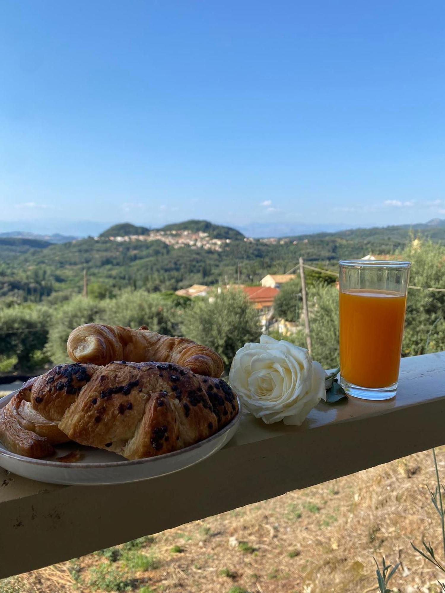 Dinateli House - Live Like A Local In Corfu